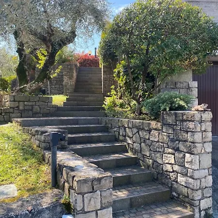 Flowers & Garden Con Vista Daire